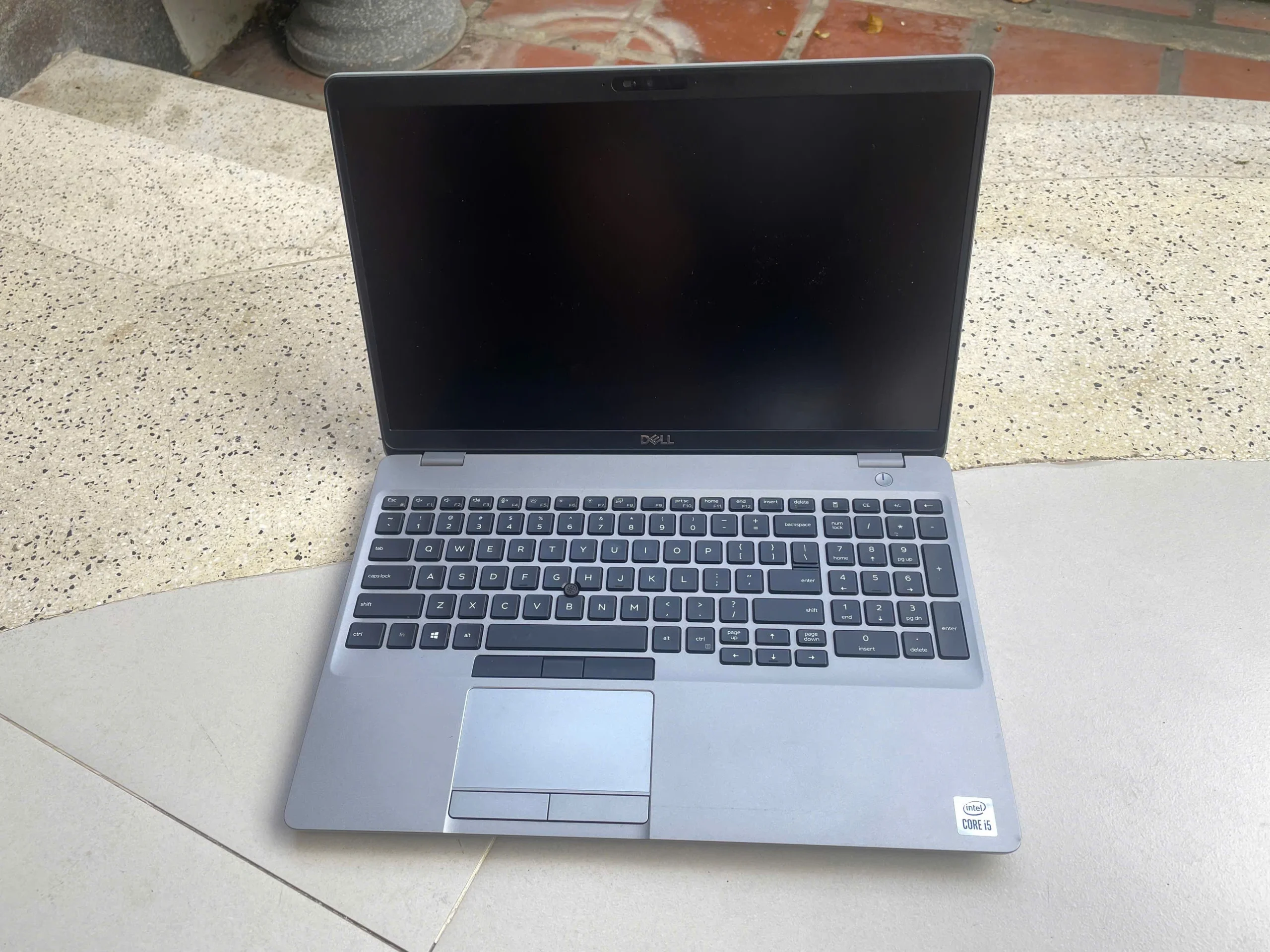 Dell Precision 3551 (sx 2020 i5/8/256/P620 40HLL63)